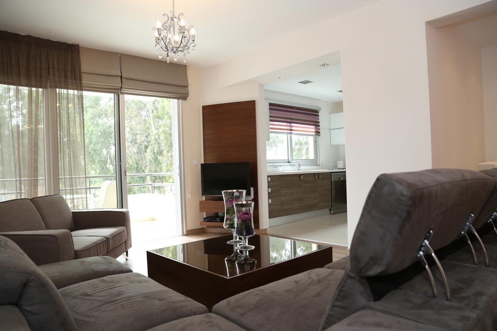 River Beach Apartments Limassol Phòng bức ảnh
